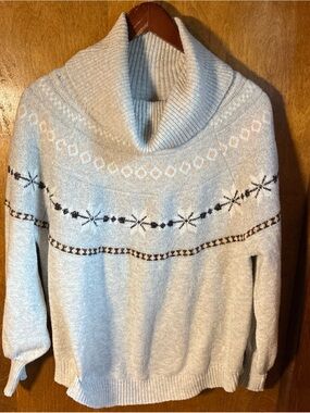 Philosophy Woman 1X Gray Sparkle Cowl Neck Sweater Fair Isle Pullover Snowflakes